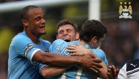 APP下载-内马尔凯恩神迹延续，费耶诺德备战英超引爆冲刺阶段
